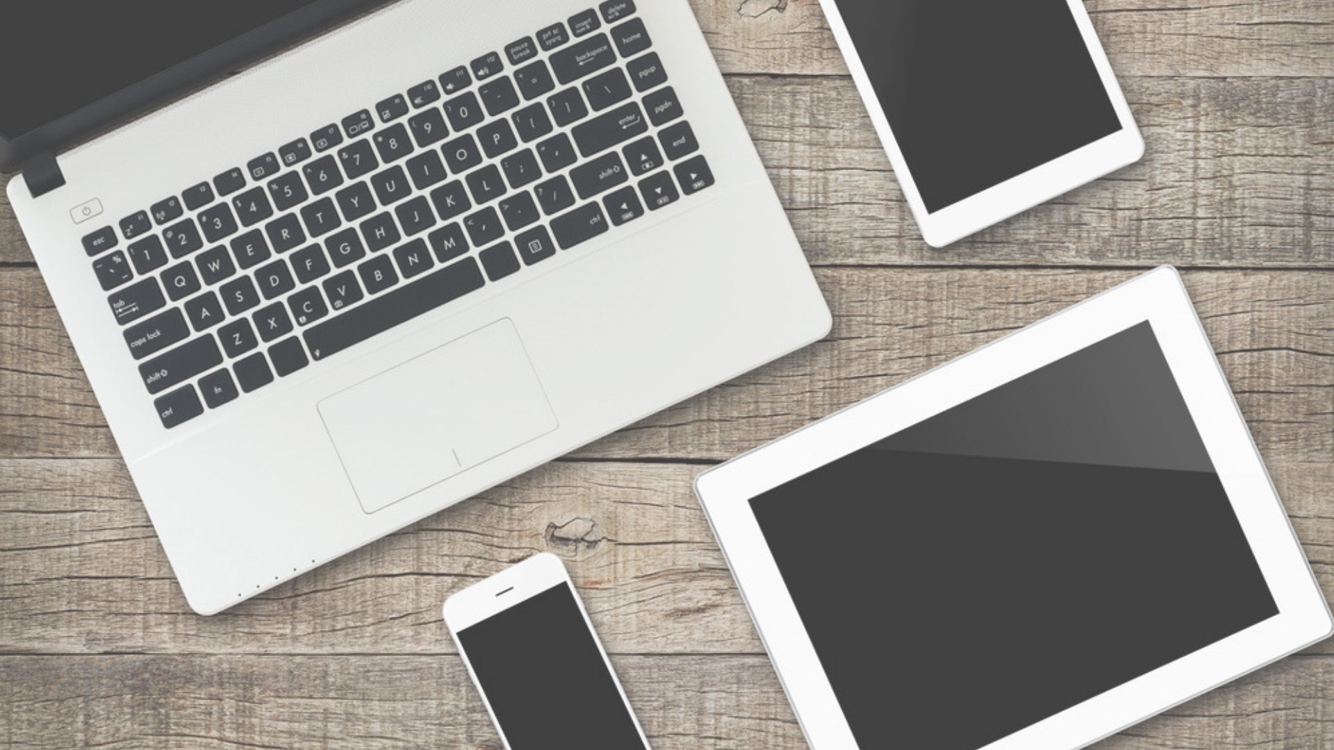 Mobile Device With OR Without Wireless Charging gadgeticloud blog fast charge safe charge