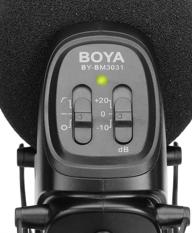 GadgetiCloud BOYA On-Camera Shotgun Microphone application filming YouTube video sound recording professional overall design navigations close up 