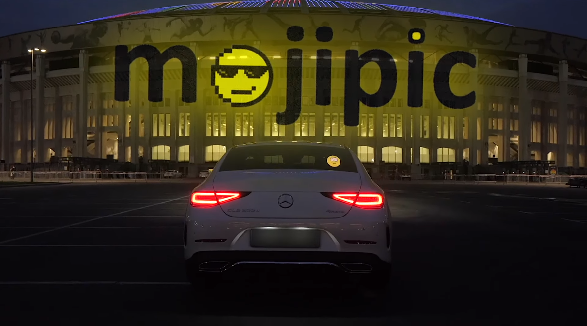 Mojipic first voice-controlled led car tailgate emojis and gifs display